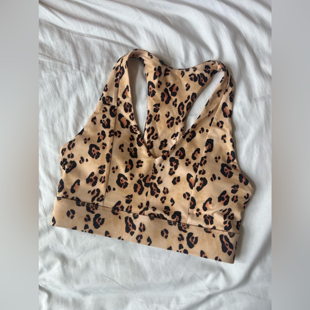 Fabletics Sports Bra, size M, cheetah print